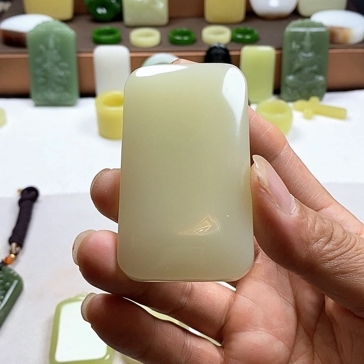 和田玉未镶嵌珠宝奇石