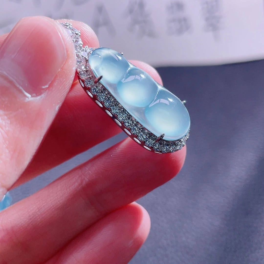 翡翠颈饰未镶嵌888888888