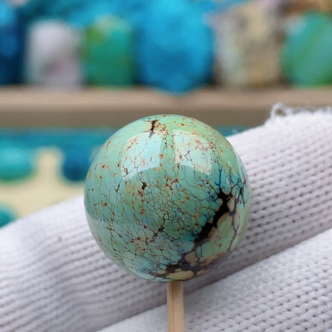 绿松石未镶嵌珠宝奇石