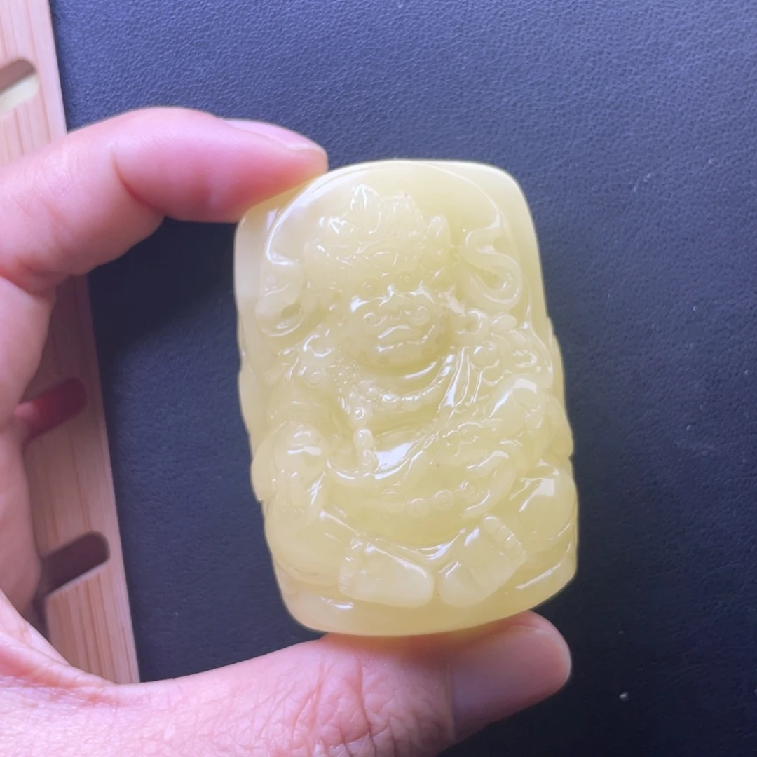 琥珀未镶嵌颈饰天然的琥珀蜜蜡