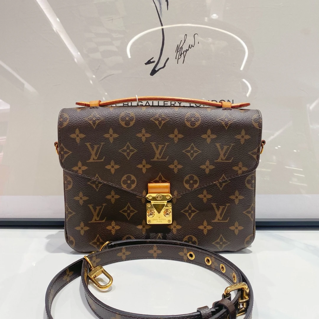95新 LouisVuitton/路易威登 lv老花邮差纯色单肩斜挎包 （14385）