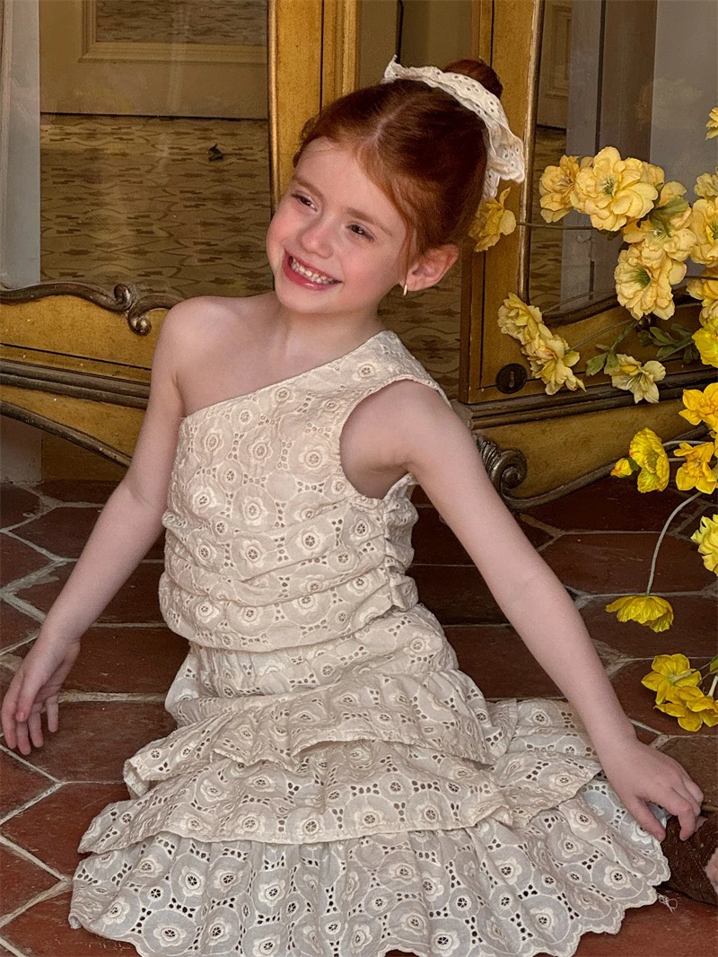 GUSHI·萨瓦迪卡·超小众斜肩刺绣蛋糕裙套装