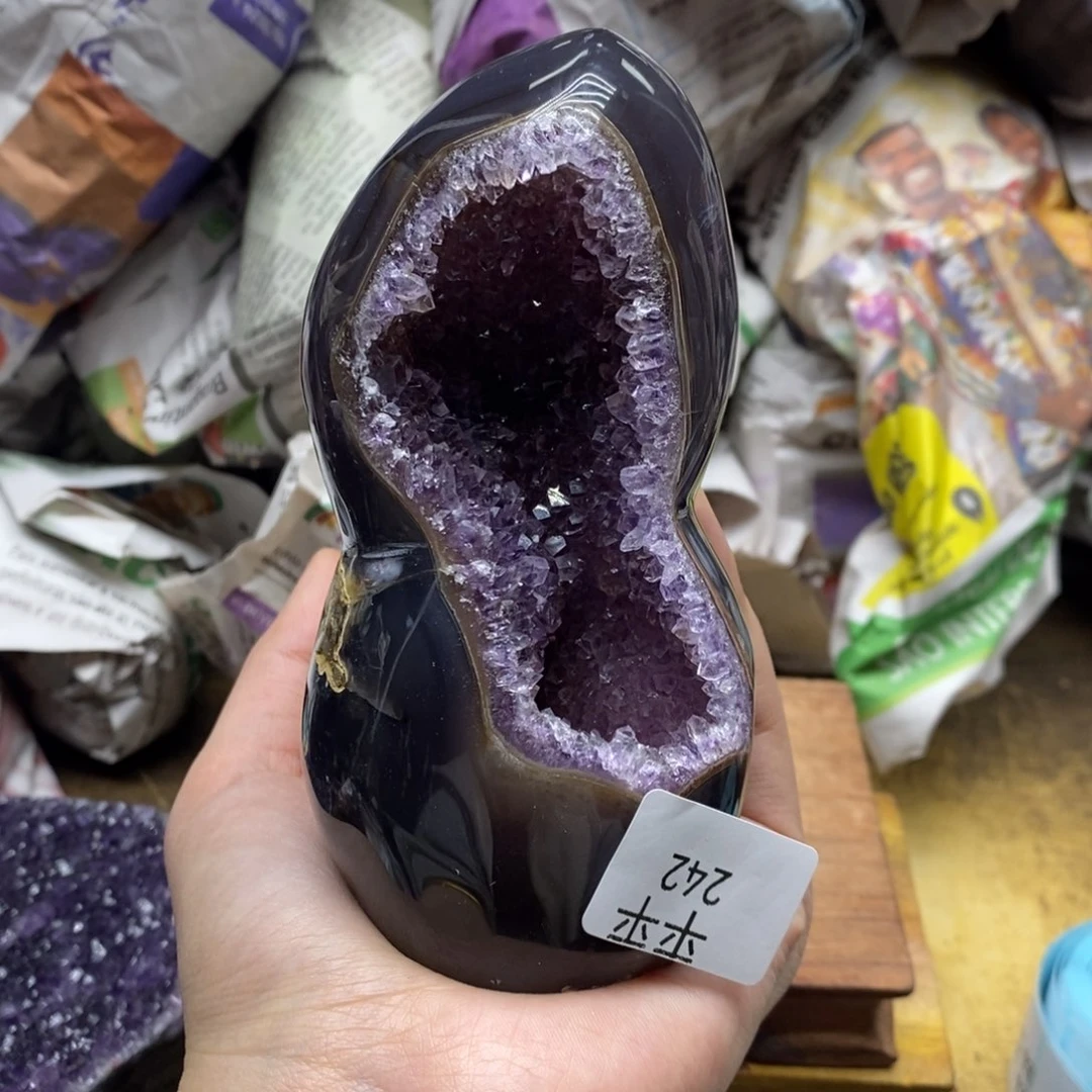 紫晶乌拉圭未镶嵌