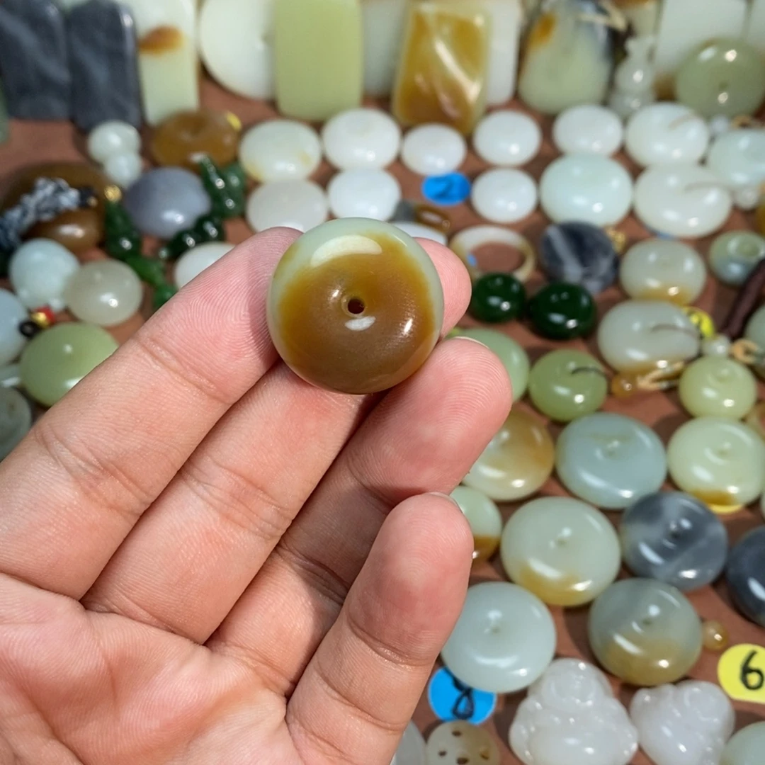 秋***知吊坠(不含链)未镶嵌和田玉