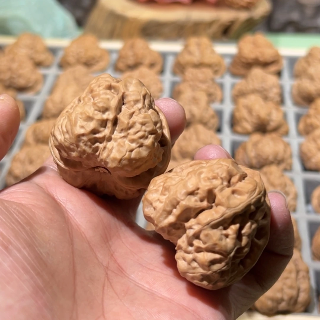 菩提籽类文玩核桃蛤蟆头