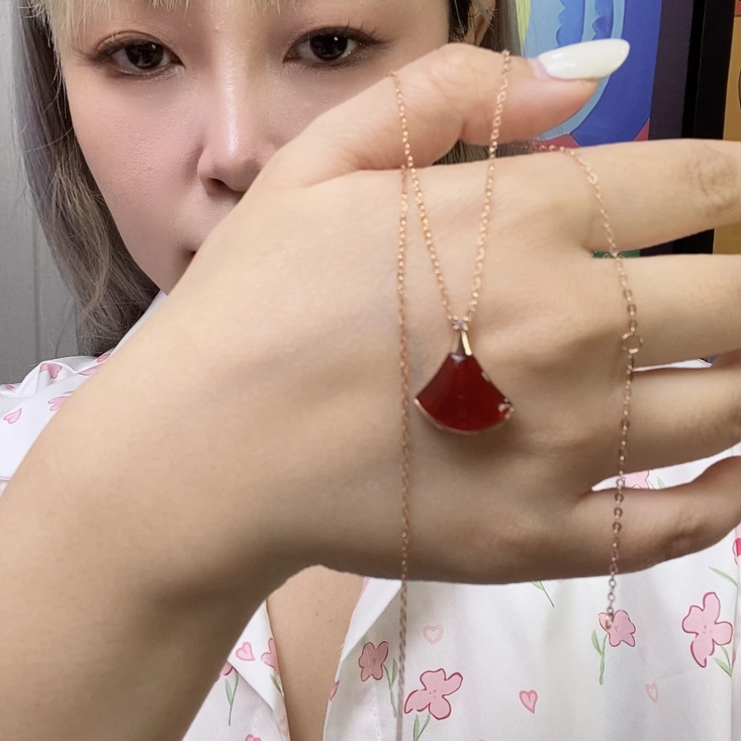 18K金镶嵌颈饰玛瑙/玉髓红扇子k枚