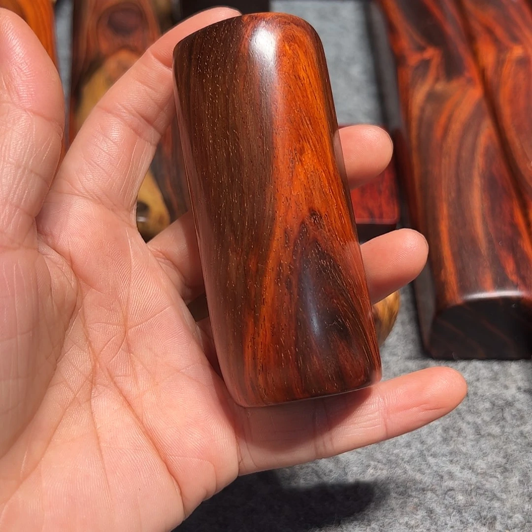 春***秋交趾黄檀（大红酸枝）