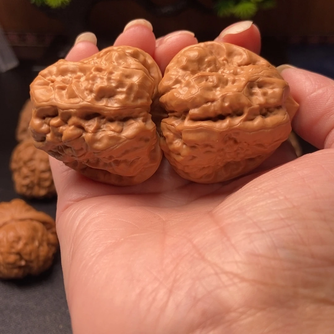 贾***杰文玩核桃把件蛤蟆头