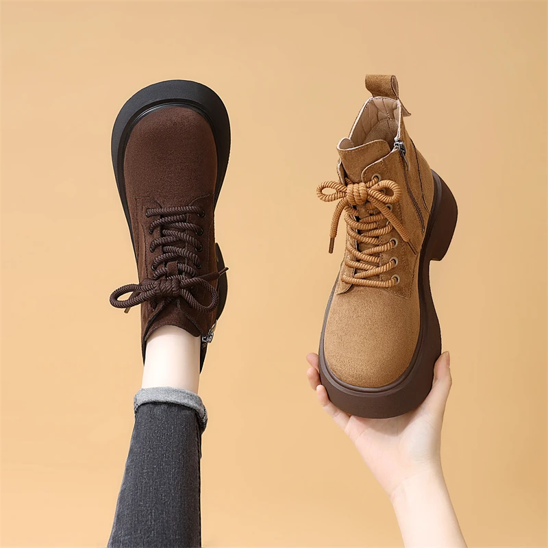 显脚小厚底增高马丁靴女2025秋冬新款百搭时尚圆头软底短筒勃肯鞋