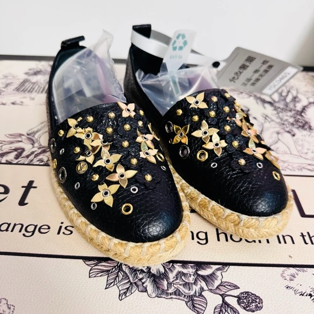 99新 LouisVuitton/路易威登 限量重工花朵渔夫鞋35码ysc0465