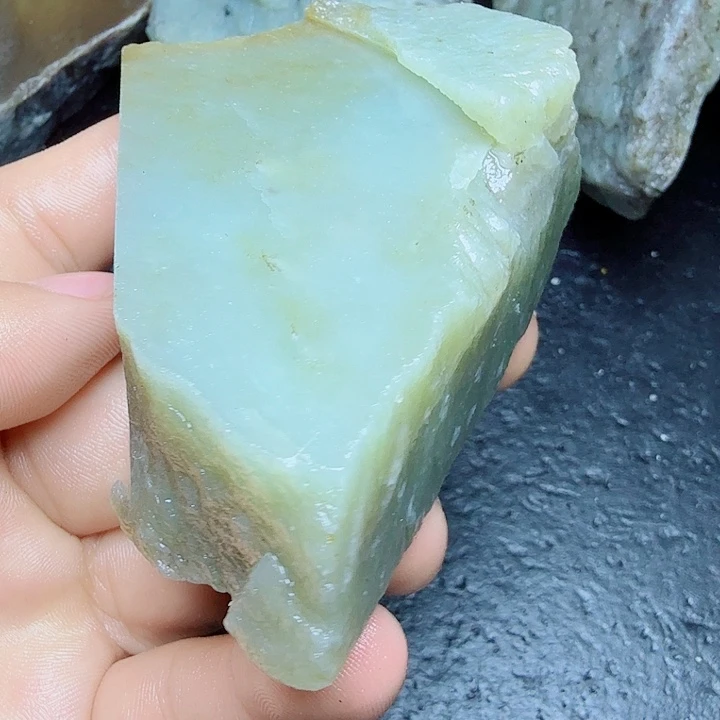 和田玉（糖玉）未镶嵌珠宝奇石