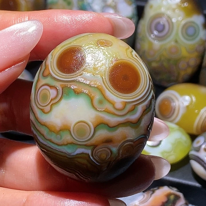 布***尼玛瑙/玉髓未镶嵌珠宝奇石