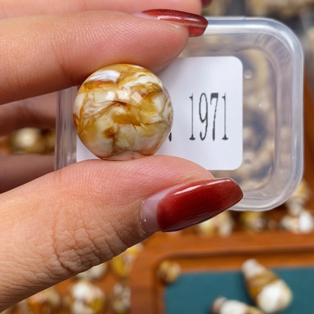 把件猴头核桃沁色圆珠老型1971