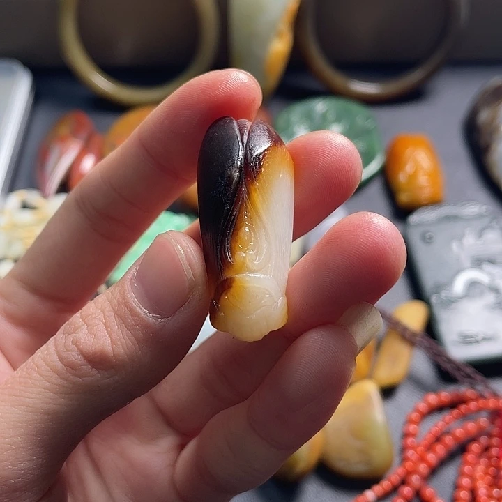 昙***现和田玉未镶嵌颈饰