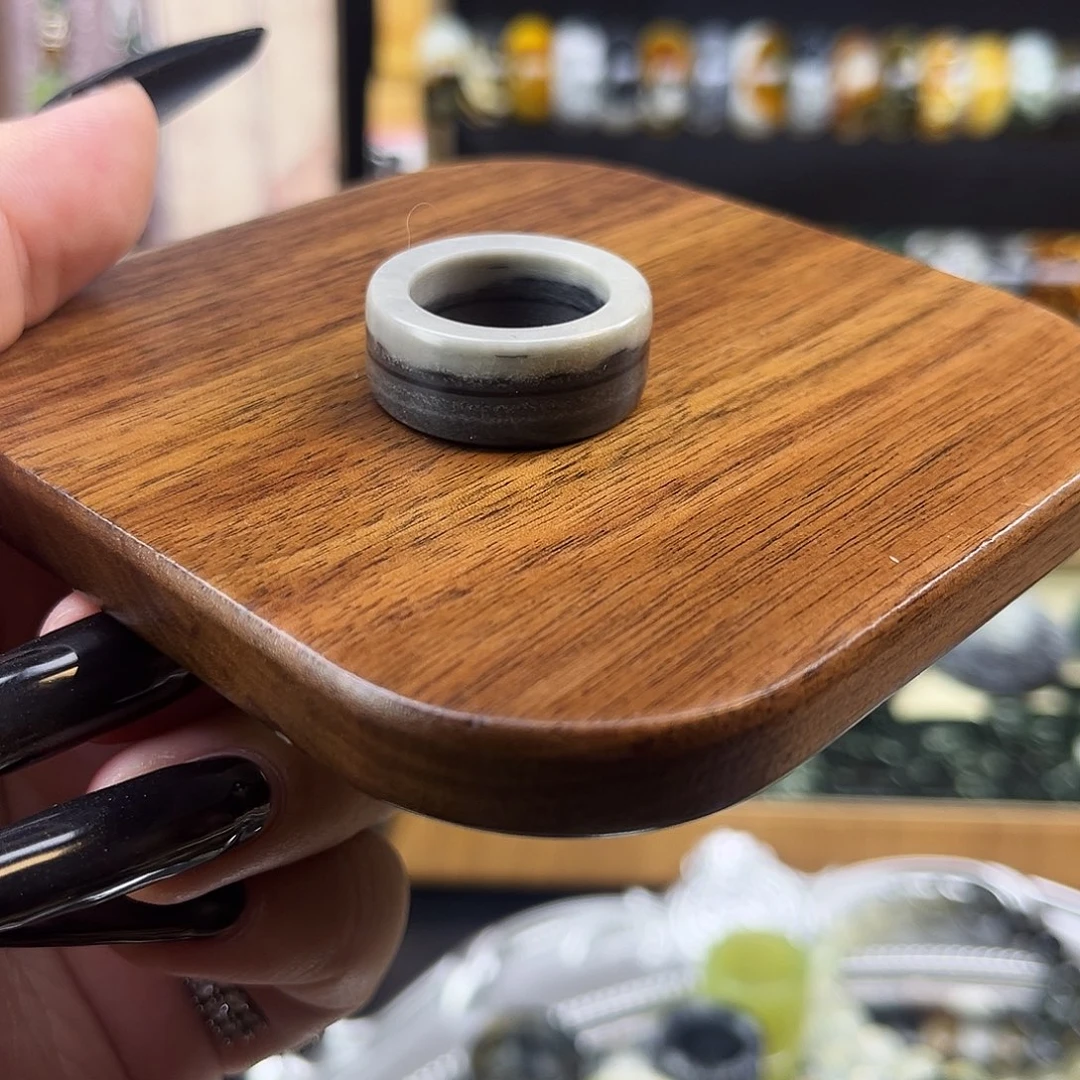 蛇纹石玉未镶嵌戒指17.8