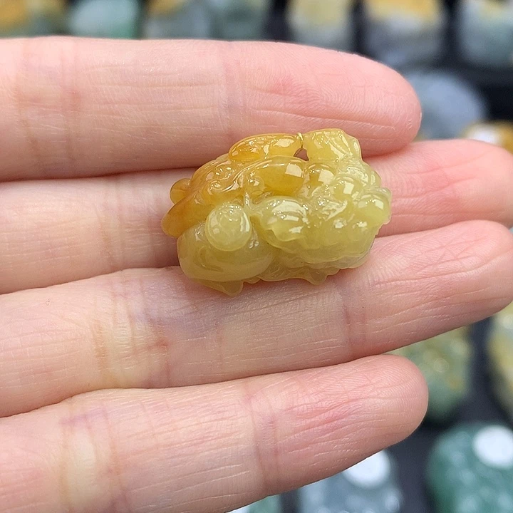 颈饰未镶嵌翡翠天然缅甸A货翡翠貔貅吊坠