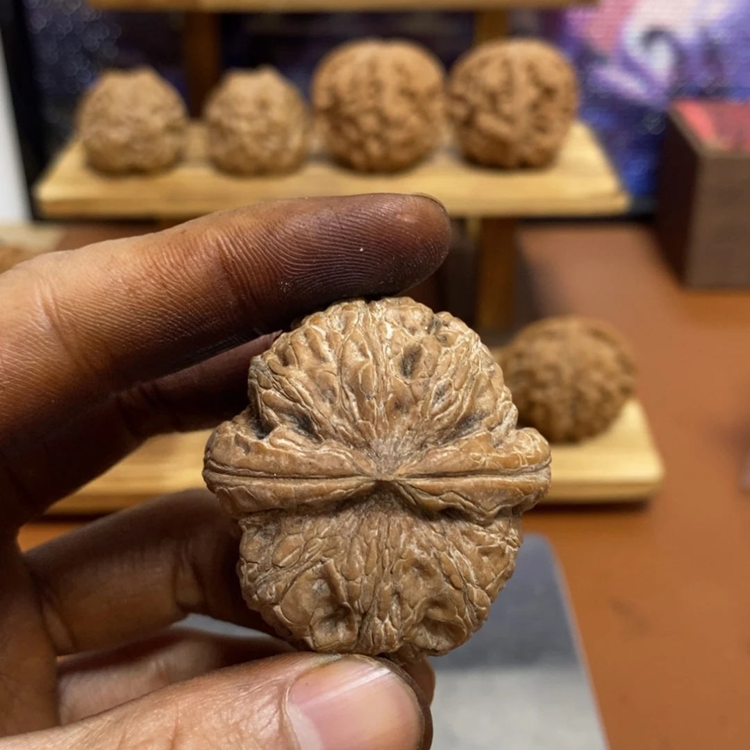 米***.文玩核桃吊坠元宝