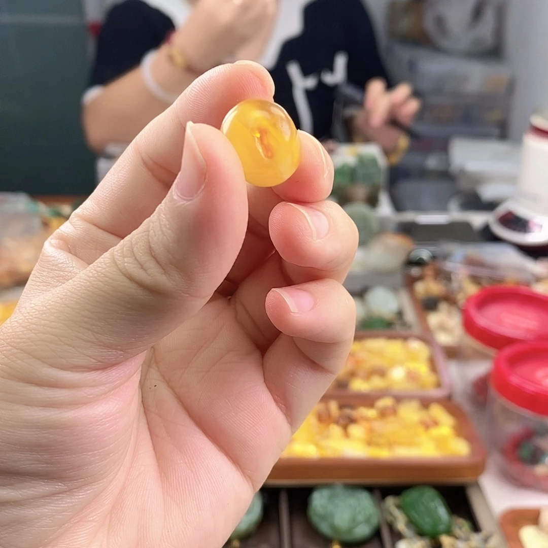 裸石琥珀未镶嵌项链