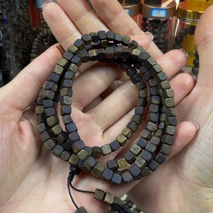 芙***英手串沉香多圈奇楠沉香精品老料方珠