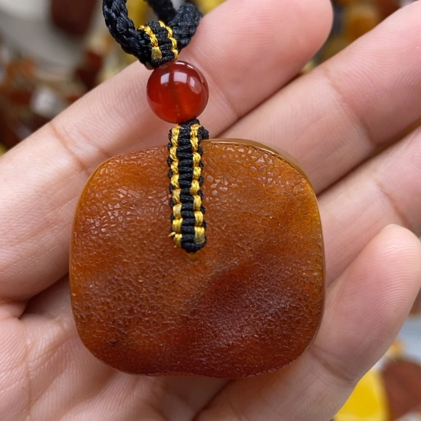 【闪购商品】琥珀颈饰未镶嵌