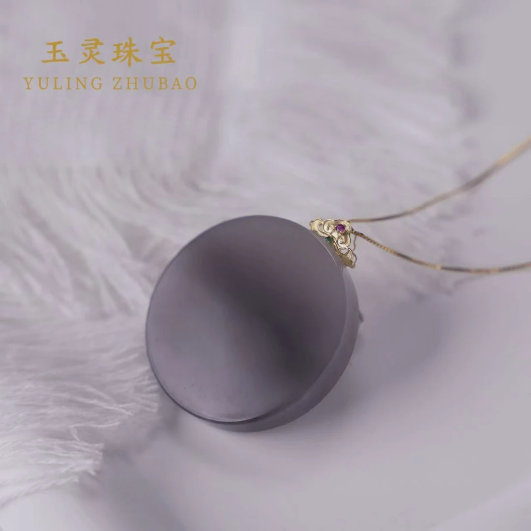 【山水间】18k金 天然和田玉烟紫水墨画平安牌吊坠 多样性发其一