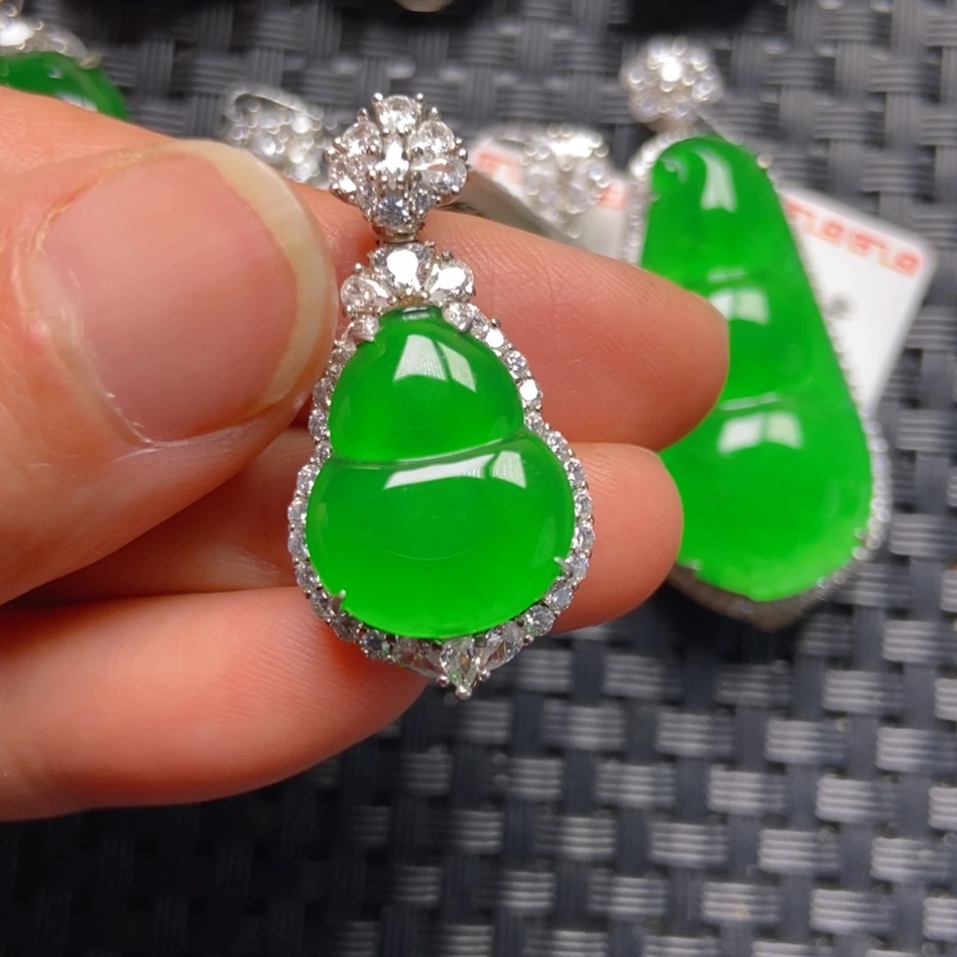 翡翠银S925镶嵌颈饰葫芦吊坠