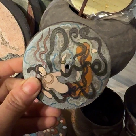 尤*利手工制作各种精美陶瓷