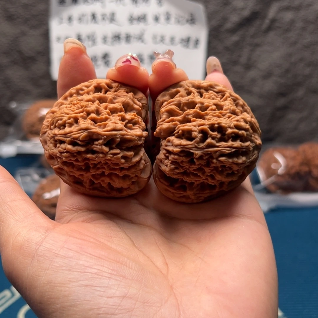 嘟***宝文玩核桃把件南疆46微色差