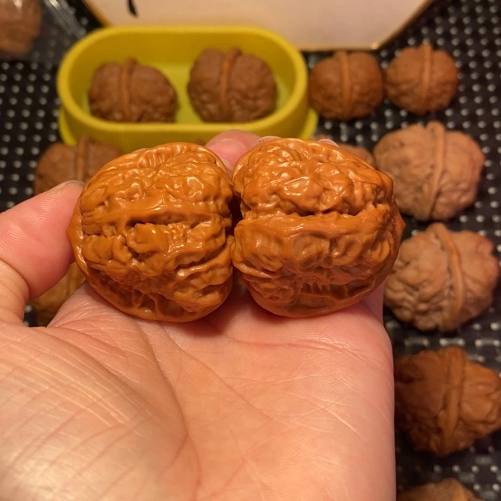 文玩核桃把件四开细腰超大八腿