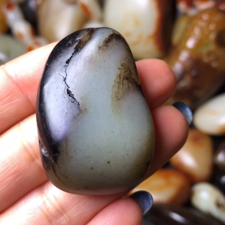 和田玉未镶嵌珠宝奇石