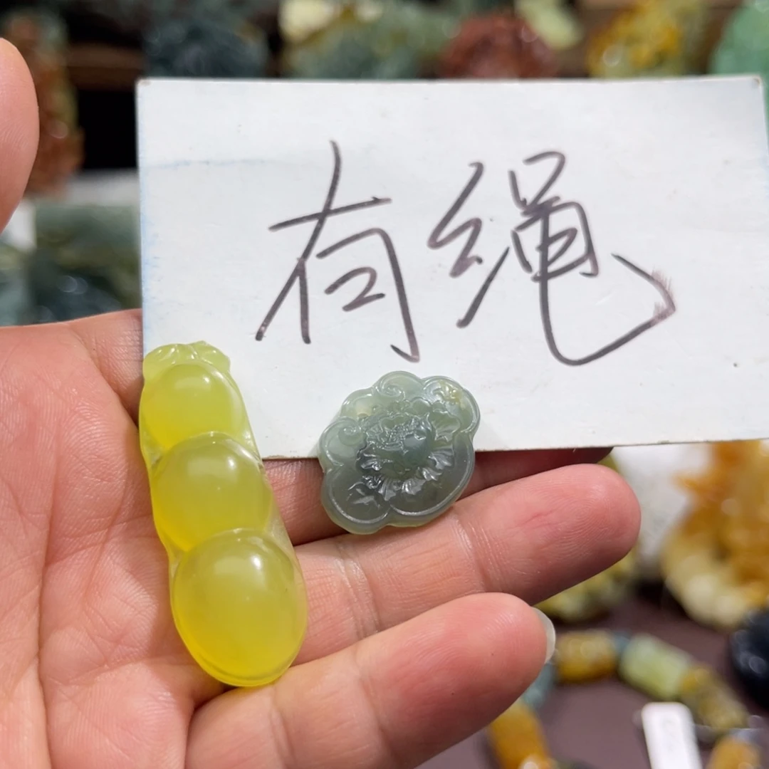 未镶嵌蛇纹石玉颈饰
