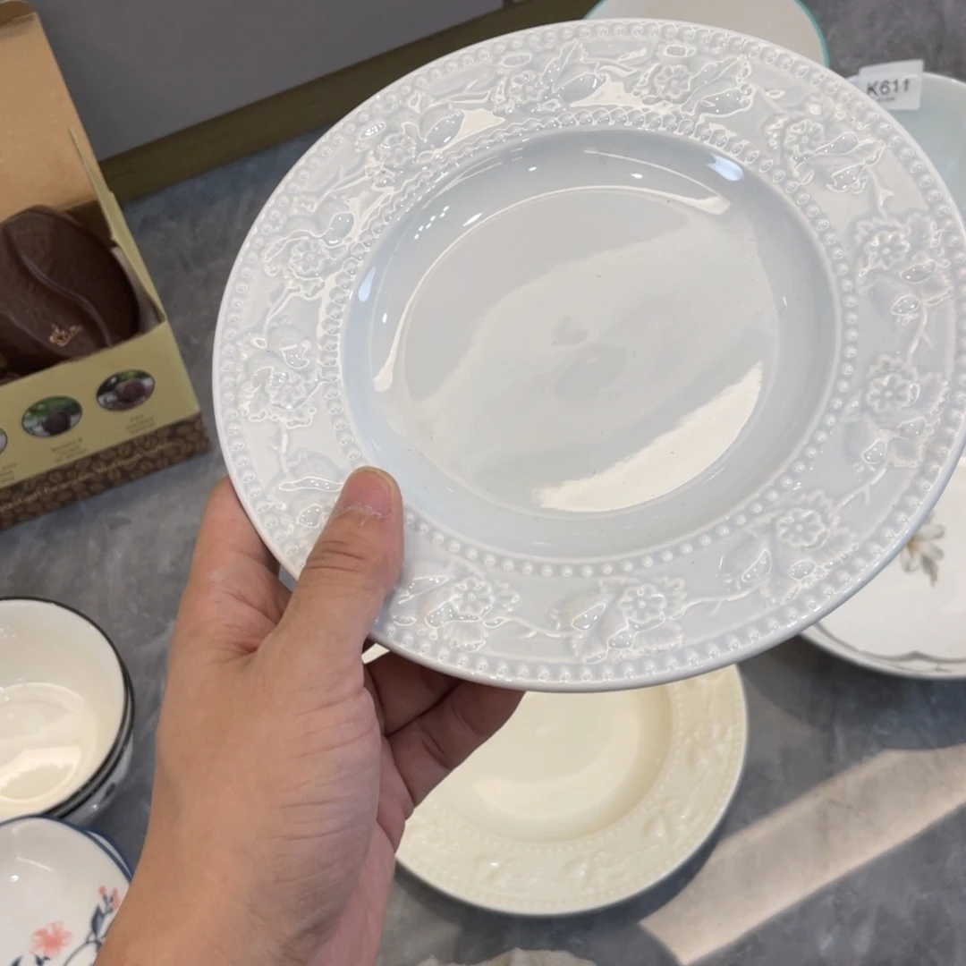 陶瓷微瑕餐具介意勿拍，满18飞！