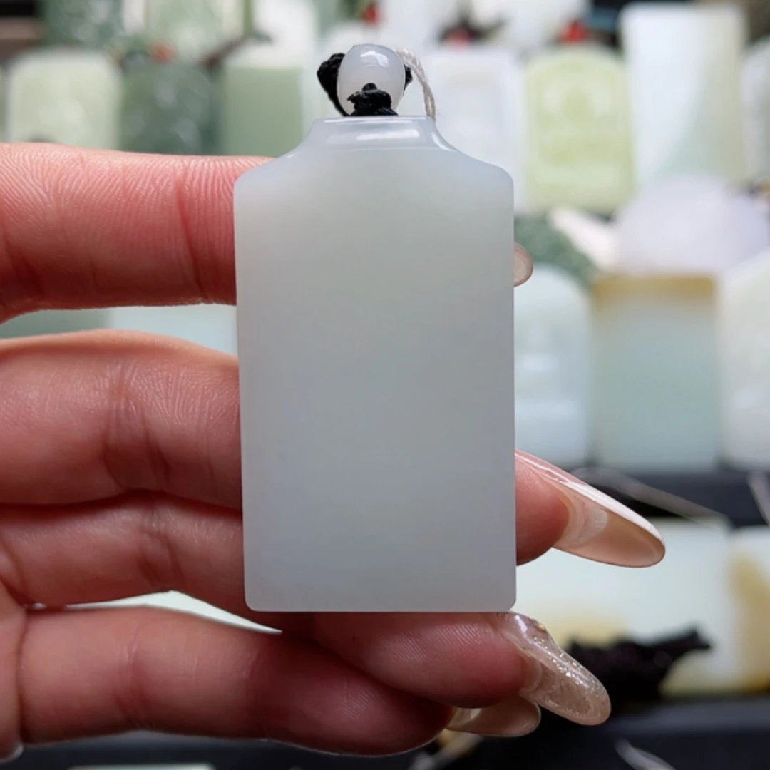 【闪购商品】颈饰未镶嵌和田玉