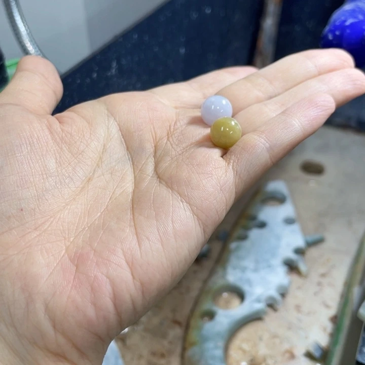 a***星定制翡翠未镶嵌边角料