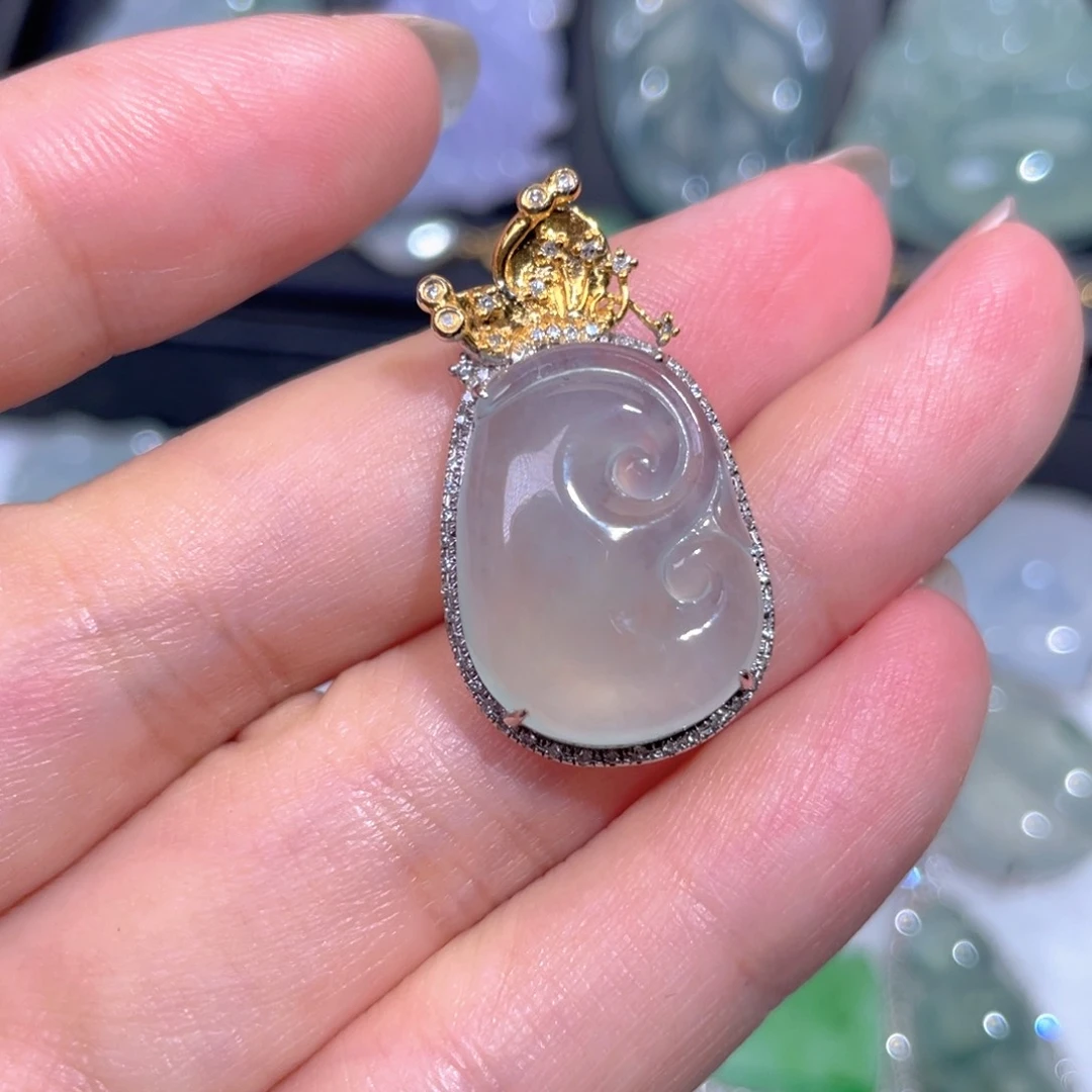 颈饰18K金镶嵌翡翠翡翠