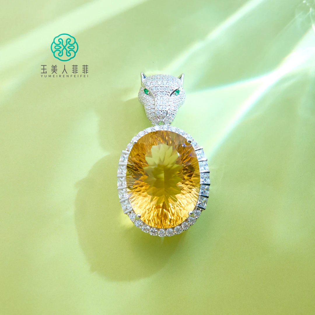 石惑珠宝*水晶豹头吊坠约32*23mm约36克拉-赠绳