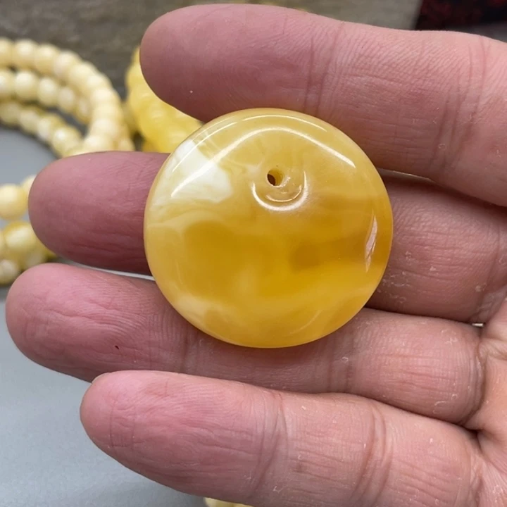 琥珀未镶嵌裸石挂件