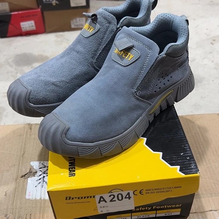 209号。41码防砸防刺劳保鞋。鞋底磨损介意勿拍