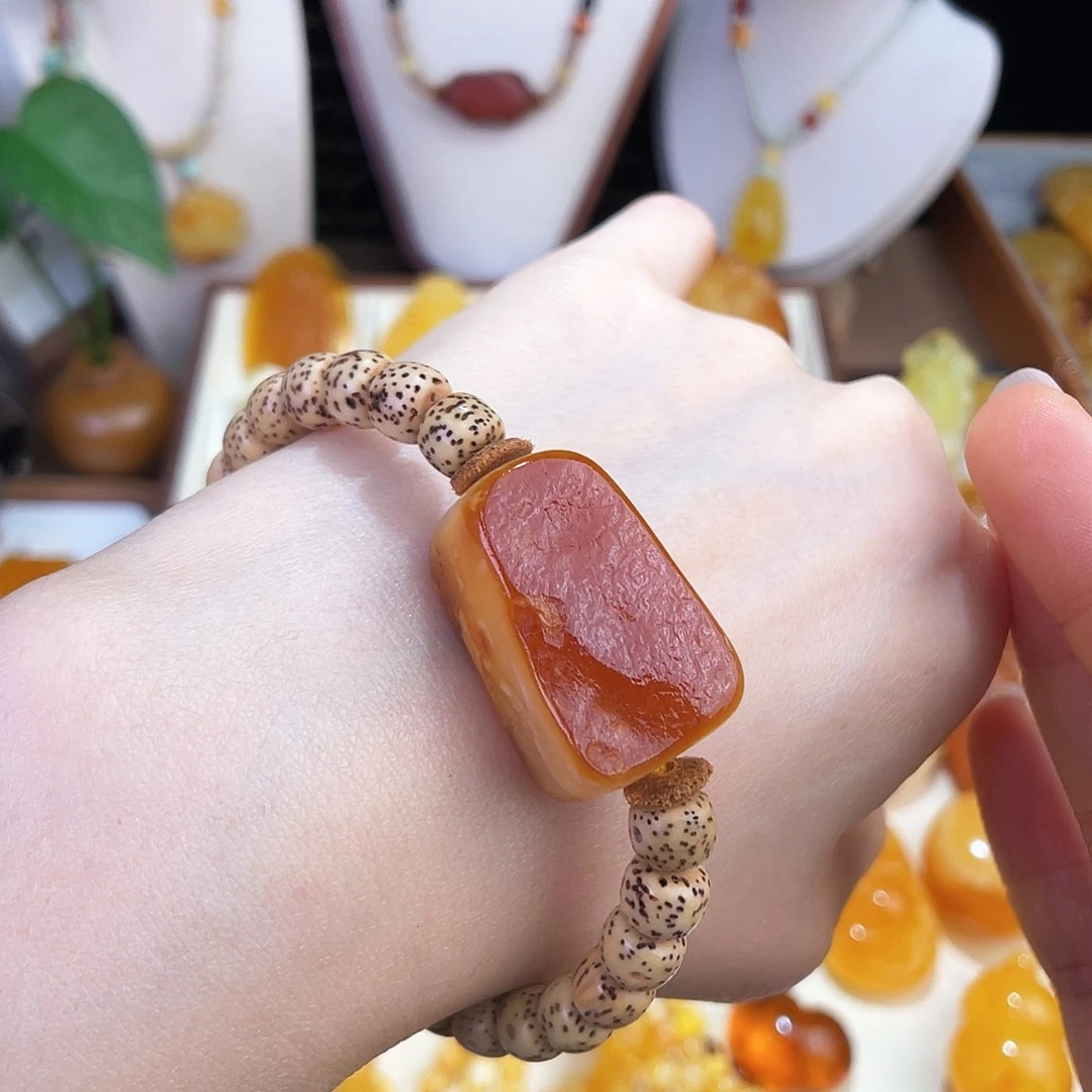 未镶嵌琥珀珠宝奇石