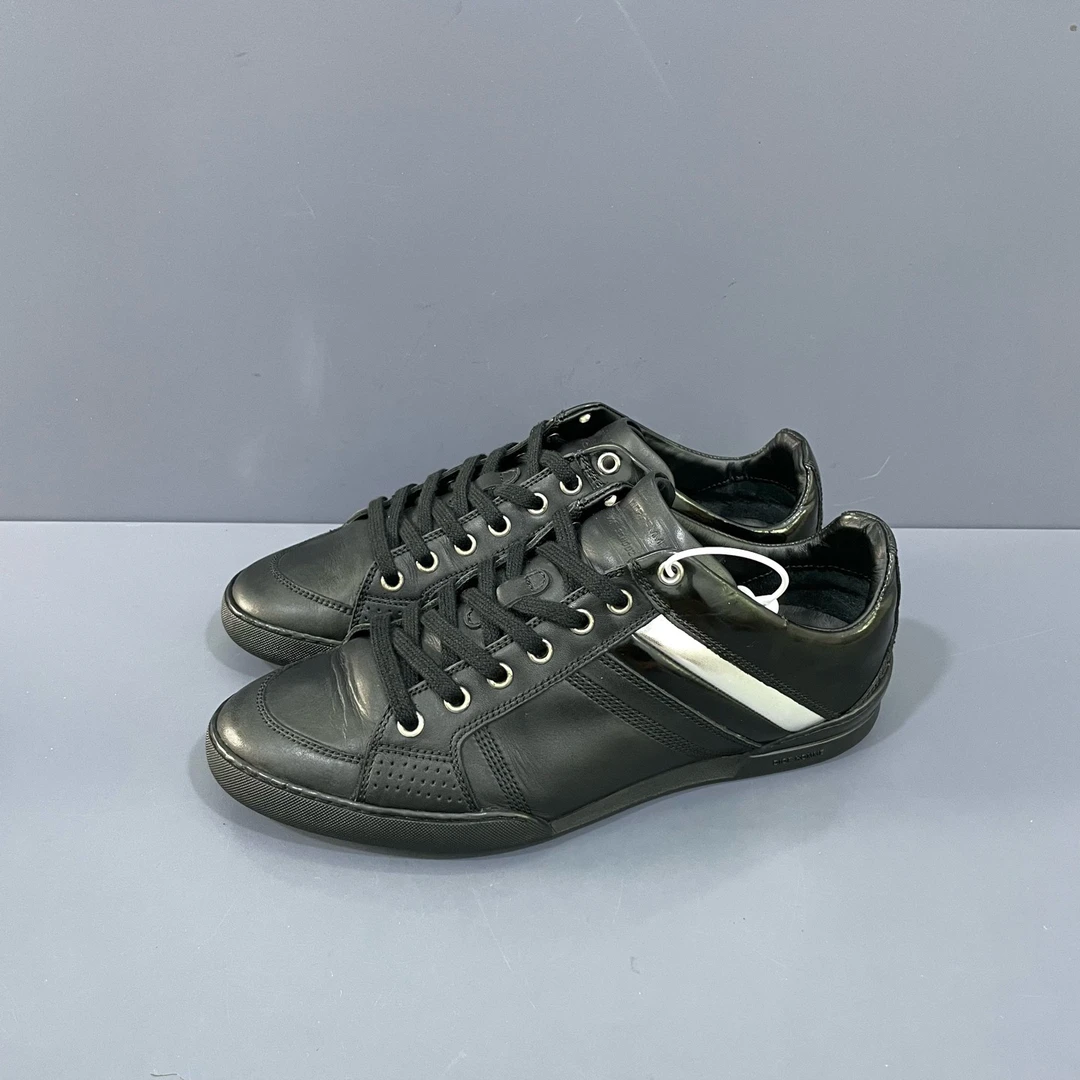 95新 DIOR/迪奥 39码 Dior迪奥 黑白低帮板鞋 休闲鞋 鞋面小刮擦