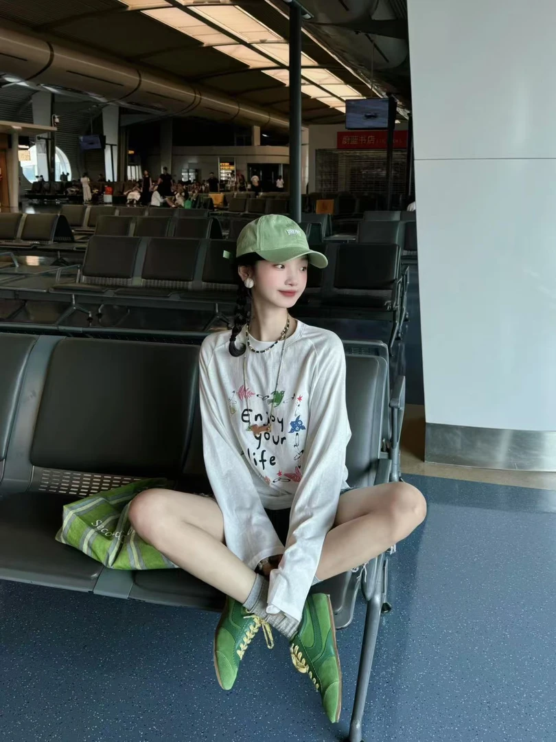 彩绘趣味印花斜肩防晒衫夏季2025新款薄款宽松长袖t恤百搭牛仔裤
