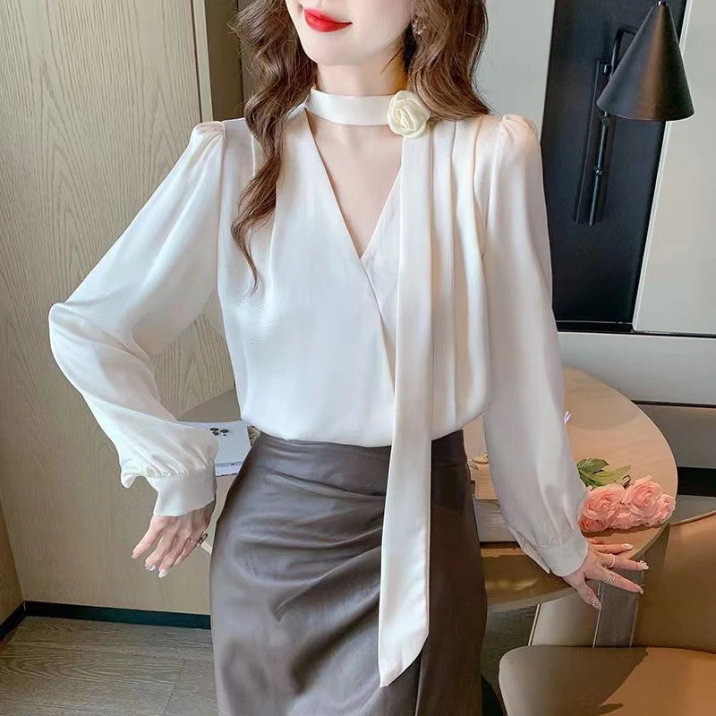 玫瑰胸花飘带衬衫女2024秋装新款职业通勤法式气质V领长袖上衣