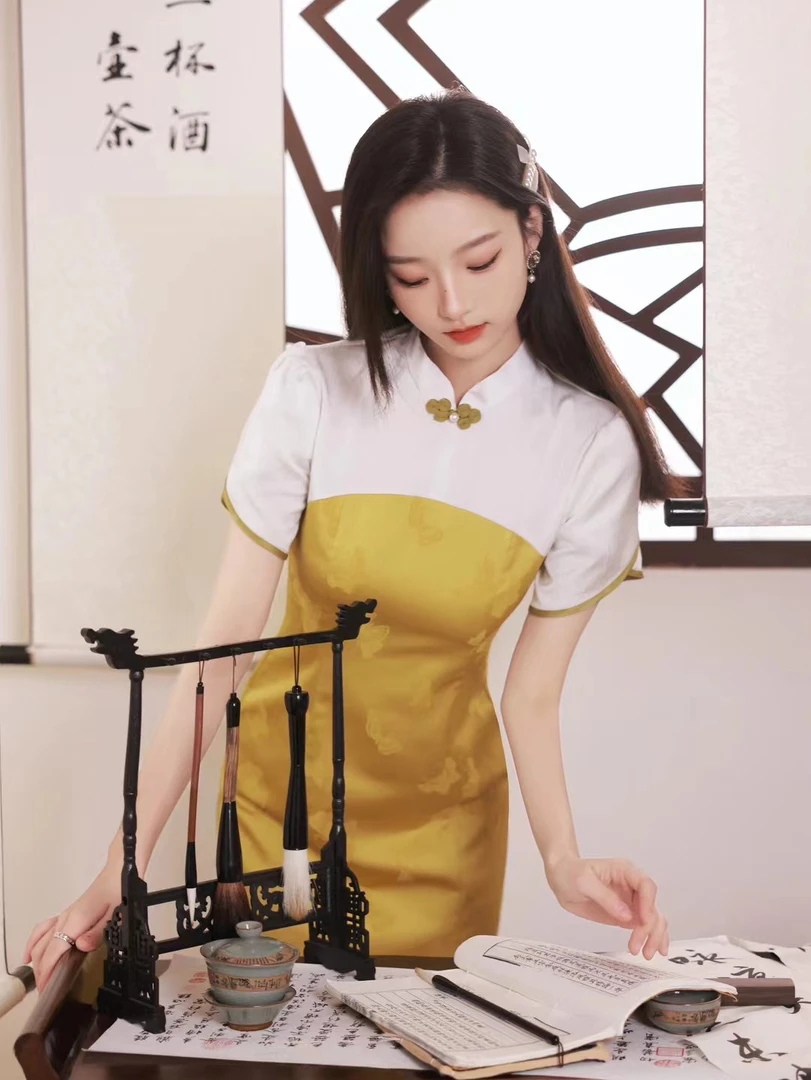 V-2523 蝶舞 锦缎提花 黄 夏款年轻款改良旗袍95cm短款