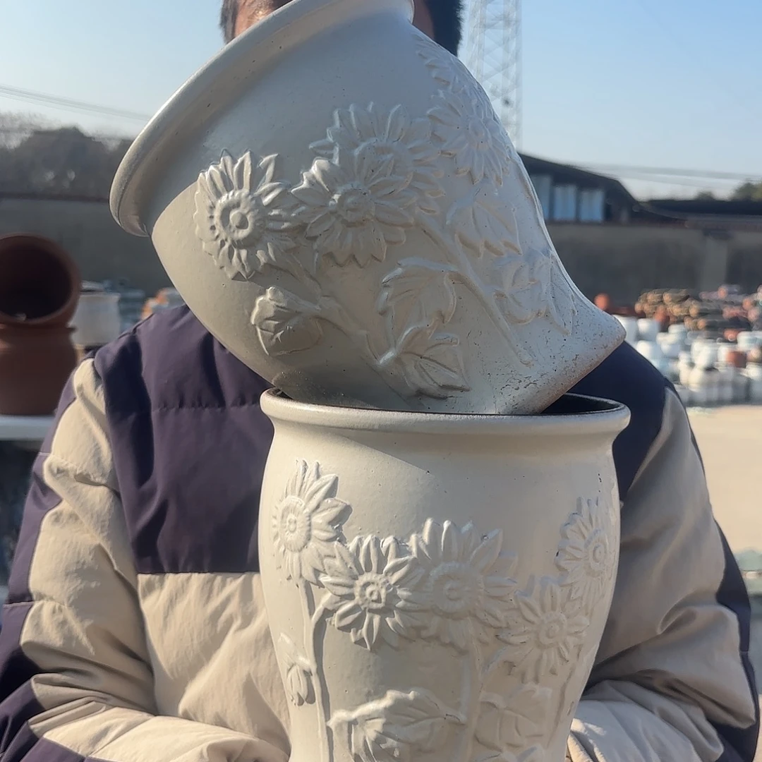 紫砂花盆白太阳花两个口径18高度22