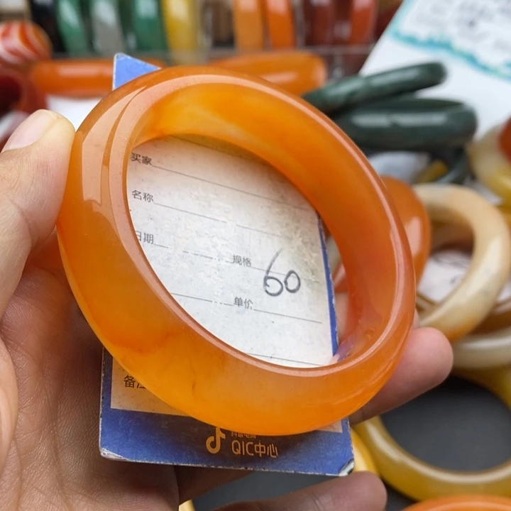 未镶嵌手镯石英质玉
