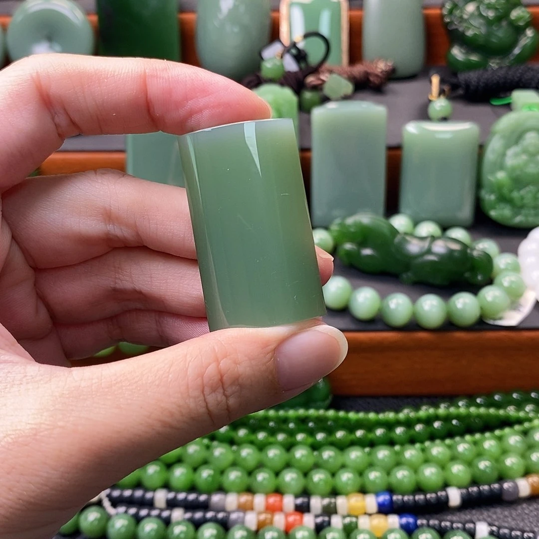 和田玉（碧玉）未镶嵌颈饰你***对碧玉粉青无事牌