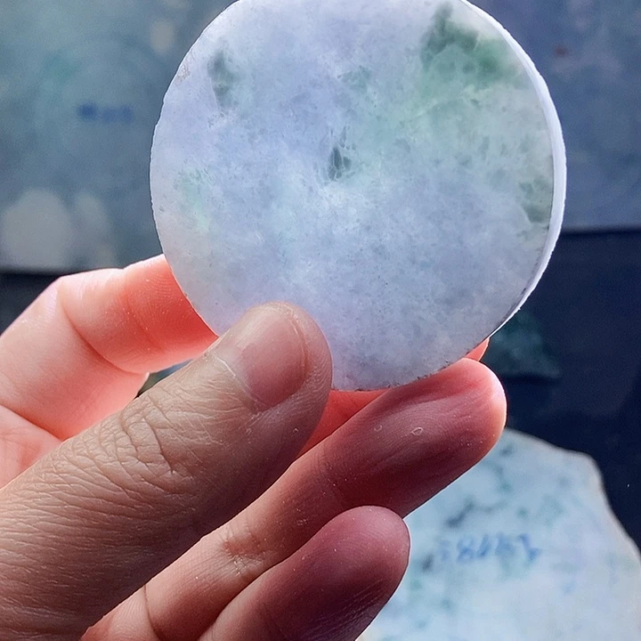 翡翠未镶嵌颈饰毛料22