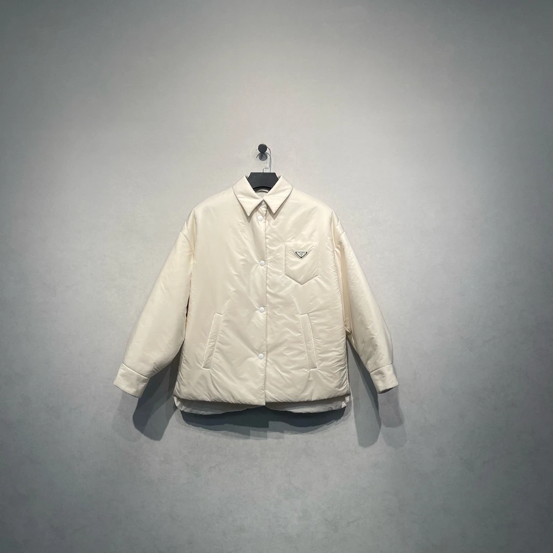 未使用 Prada/普拉达 白色三角钢标棉服外套/38码/DY216613/