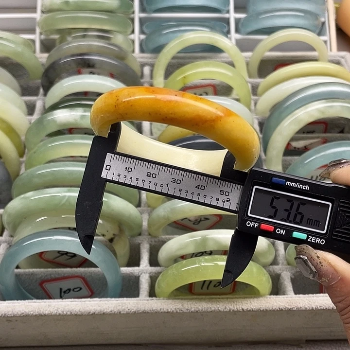 蛇纹石玉未镶嵌手镯120