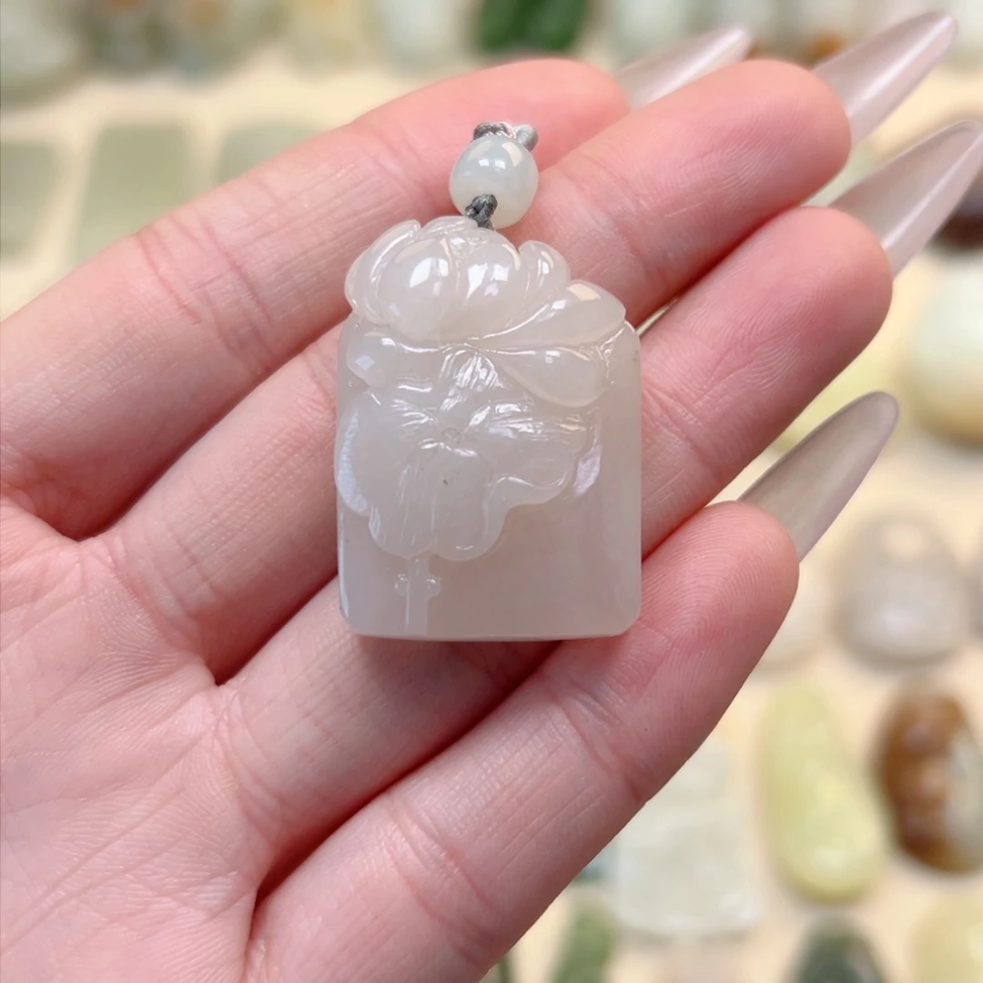 和田玉颈饰未镶嵌远**、